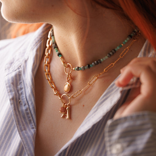 Les bijoux en pierres fines : une invitation au voyage
