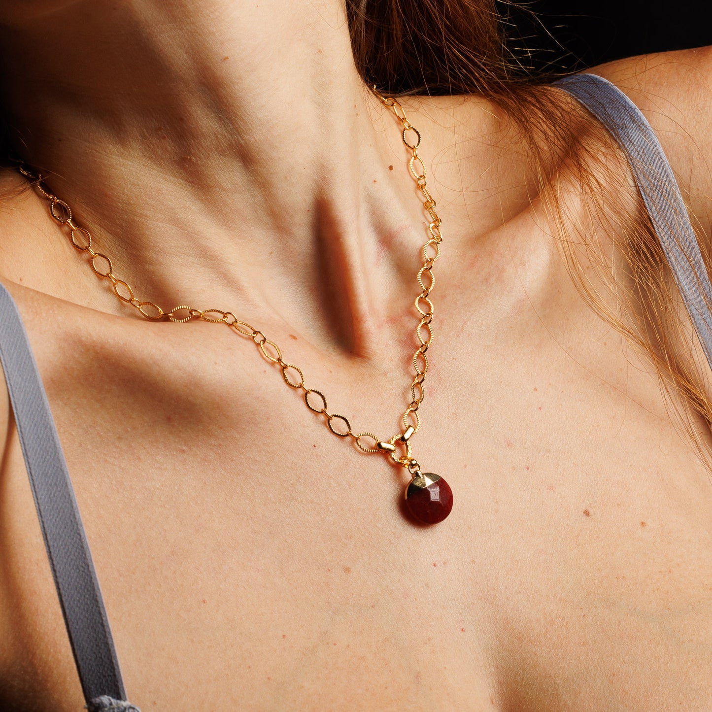 Collier en maille or - Amulette rubis - SONIA