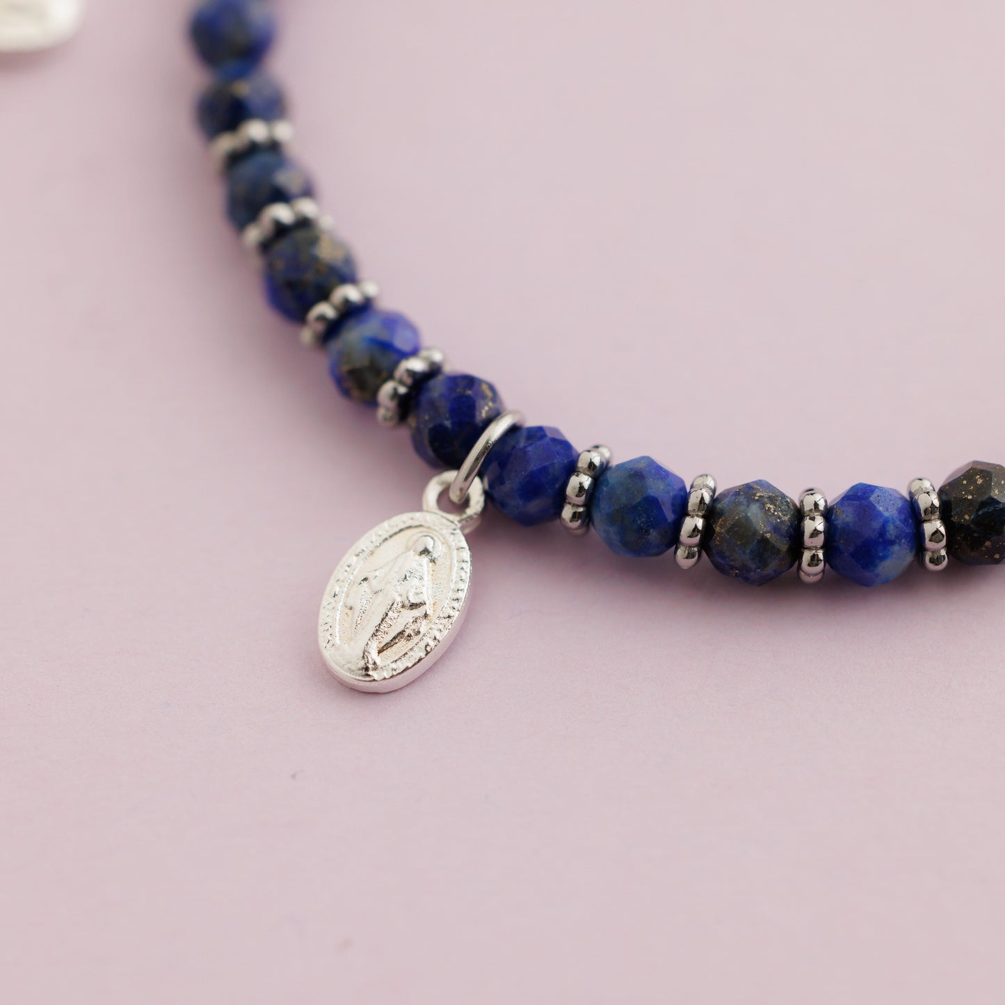 Bracelet plaqué rhodium - Lapis lazuli - Méd. miracule - MARIA