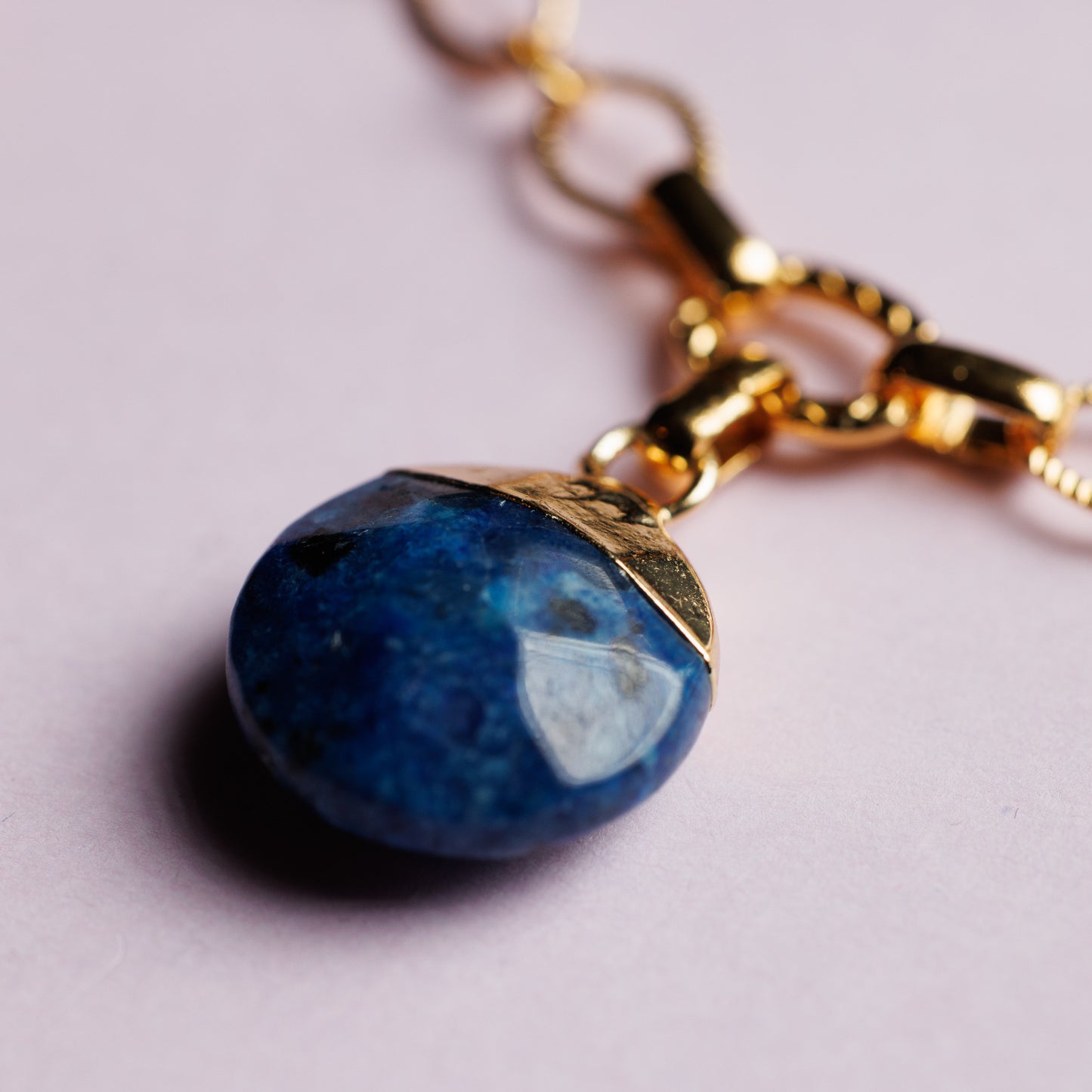 Collier en maille or  - Amulette lapis lazuli - SONIA